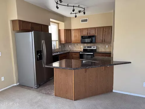 3232 E Kerry Ln, Phoenix, AZ 85050 photo 3