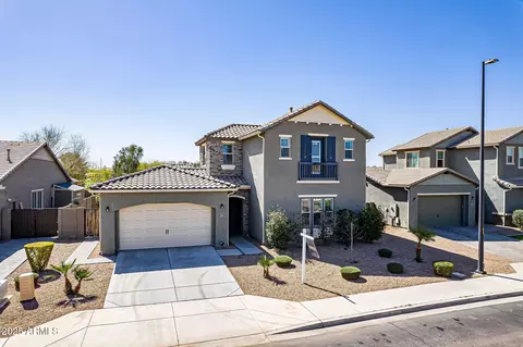 Exterior - 1095 E Knightsbridge Way, Gilbert, AZ 85297 photo 5 of 18