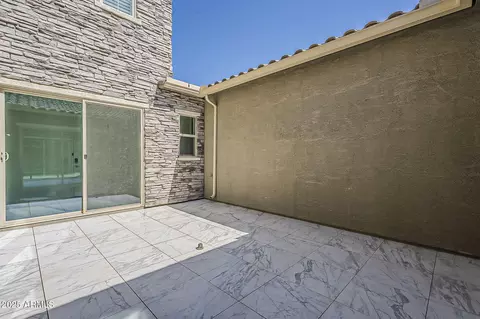 Exterior - 1095 E Knightsbridge Way, Gilbert, AZ 85297 photo 11 of 18