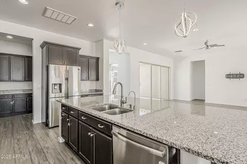 Kitchen - 1095 E Knightsbridge Way, Gilbert, AZ 85297 photo 2 of 7