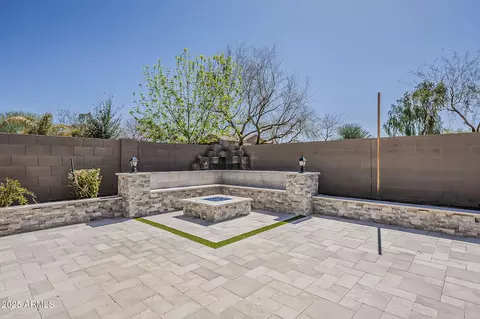 Exterior - 1095 E Knightsbridge Way, Gilbert, AZ 85297 photo 14 of 18