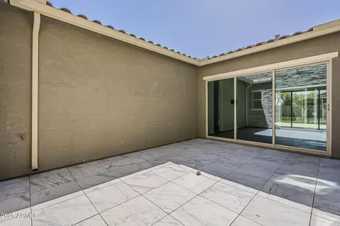 Exterior - 1095 E Knightsbridge Way, Gilbert, AZ 85297 photo 9 of 18
