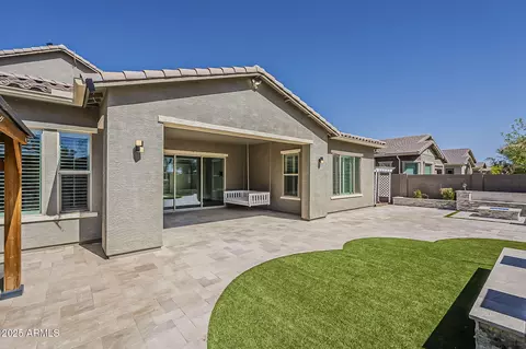 Exterior - 1095 E Knightsbridge Way, Gilbert, AZ 85297 photo 16 of 18