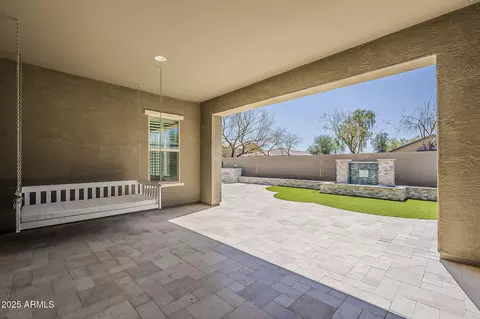 Exterior - 1095 E Knightsbridge Way, Gilbert, AZ 85297 photo 13 of 18