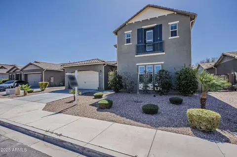 Exterior - 1095 E Knightsbridge Way, Gilbert, AZ 85297 photo 8 of 18