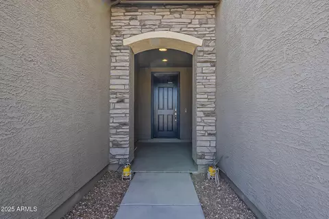 Entry Way - 1095 E Knightsbridge Way, Gilbert, AZ 85297 photo 1 of 6