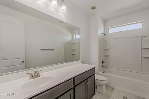 Bath - 1095 E Knightsbridge Way, Gilbert, AZ 85297 photo 8 of 8