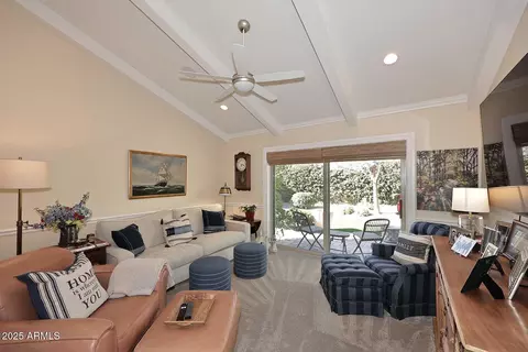 Living - 25 E San Miguel Ave E, Phoenix, AZ 85012 photo 4 of 5