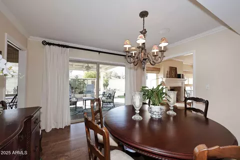 Dining - 25 E San Miguel Ave E, Phoenix, AZ 85012 photo 3 of 4