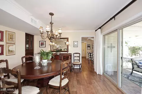 Dining - 25 E San Miguel Ave E, Phoenix, AZ 85012 photo 2 of 4