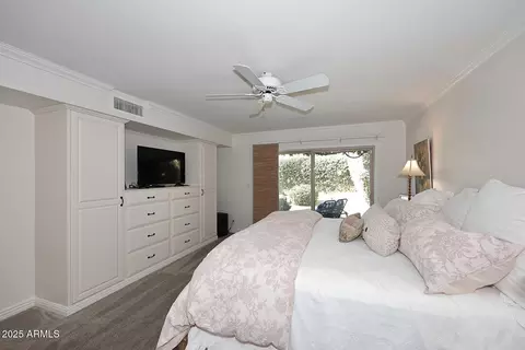 Bedroom - 25 E San Miguel Ave E, Phoenix, AZ 85012 photo 3 of 4