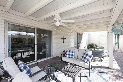Exterior - 25 E San Miguel Ave E, Phoenix, AZ 85012 photo 3 of 13