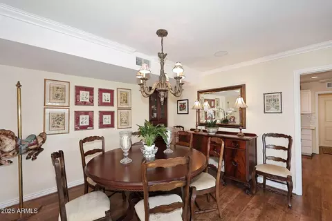 Dining - 25 E San Miguel Ave E, Phoenix, AZ 85012 photo 1 of 4