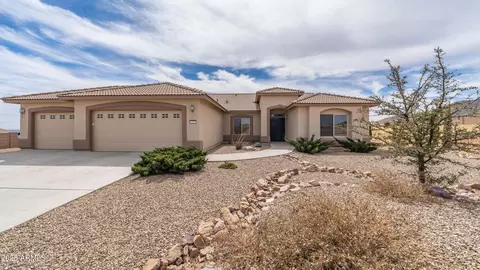 6787 E Big Spur Cir, Hereford, AZ 85615
