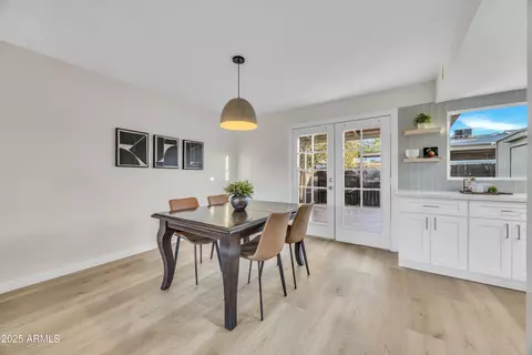 Dining - 2604 W Wolf St, Phoenix, AZ 85017 photo 1 of 1