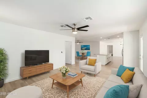 4509 E Beverly Ln, Phoenix, AZ 85032 photo 9