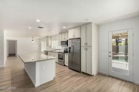 4509 E Beverly Ln, Phoenix, AZ 85032 photo 4