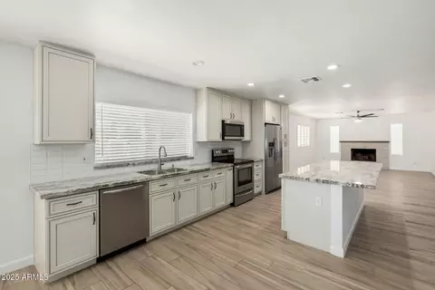 4509 E Beverly Ln, Phoenix, AZ 85032 photo 3