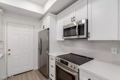 Kitchen - 501 E 2nd Ave #14, Mesa, AZ 85204 photo 2 of 3