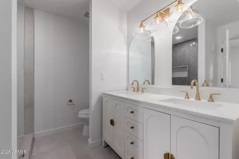 Bath - 501 E 2nd Ave #14, Mesa, AZ 85204 photo 1 of 3