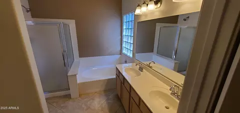 Bath - 6005 E Selkirk Cir, Mesa, AZ 85215 photo 1 of 2