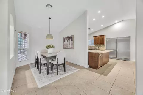 446 W Sereno Dr, Gilbert, AZ 85233 photo 6