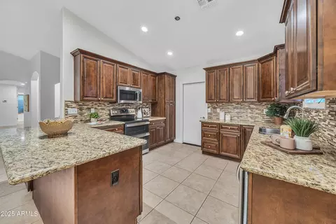 446 W Sereno Dr, Gilbert, AZ 85233 photo 11