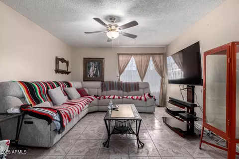 1465 Emerald Ave, Mesa, AZ 85204 photo 2