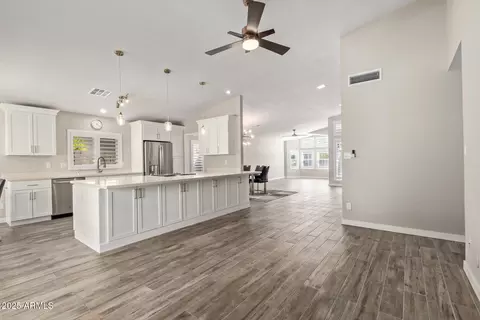4536 E Beck Ln, Phoenix, AZ 85032 photo 10