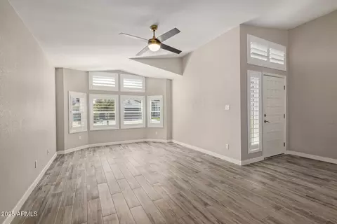 4536 E Beck Ln, Phoenix, AZ 85032 photo 4