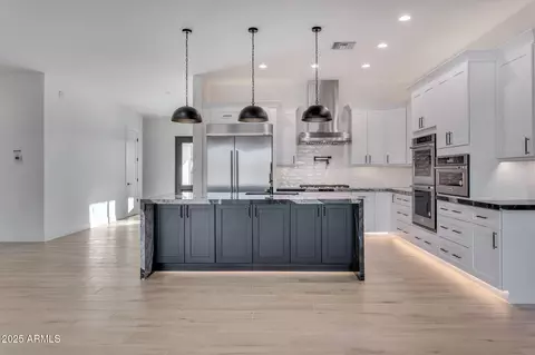 Kitchen - 1602 E Cloud Rd, Phoenix, AZ 85086 photo 2 of 7