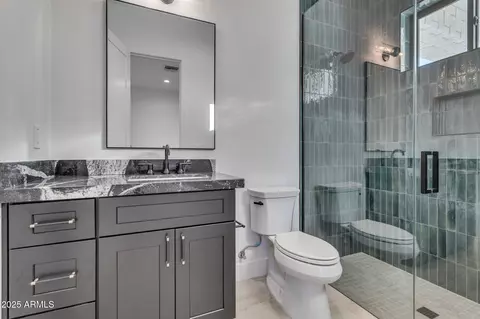 Bath - 1602 E Cloud Rd, Phoenix, AZ 85086 photo 6 of 9
