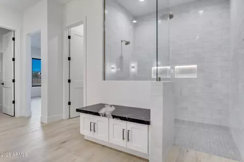 Bath - 1602 E Cloud Rd, Phoenix, AZ 85086 photo 3 of 9