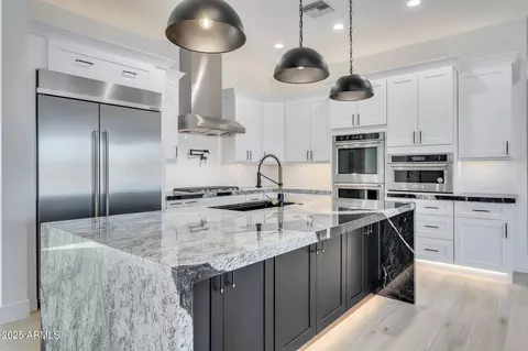 Kitchen - 1602 E Cloud Rd, Phoenix, AZ 85086 photo 1 of 7