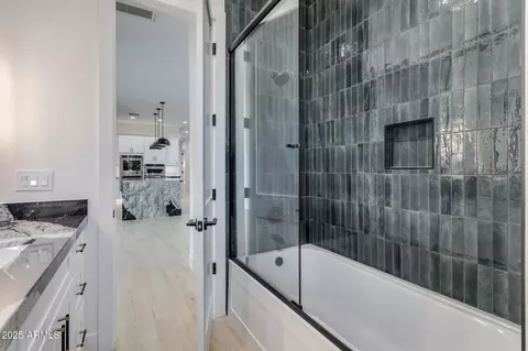 Bath - 1602 E Cloud Rd, Phoenix, AZ 85086 photo 8 of 9