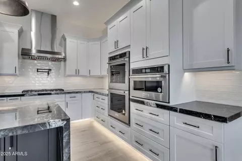 Kitchen - 1602 E Cloud Rd, Phoenix, AZ 85086 photo 3 of 7