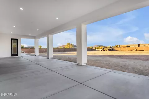 Exterior - 1602 E Cloud Rd, Phoenix, AZ 85086 photo 2 of 3