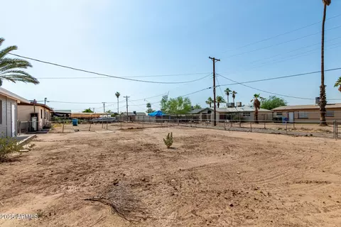 Exterior - 1860 E Atlanta Ave, Phoenix, AZ 85040 photo 4 of 6