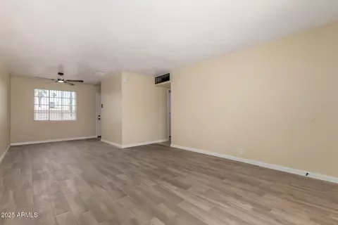 Living - 1860 E Atlanta Ave, Phoenix, AZ 85040 photo 1 of 3