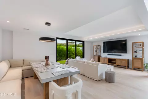Dining - 1328 E Pomelo Grove Ln, Phoenix, AZ 85014 photo 1 of 1