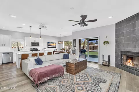820 E Maddock Rd, Phoenix, AZ 85086 photo 6