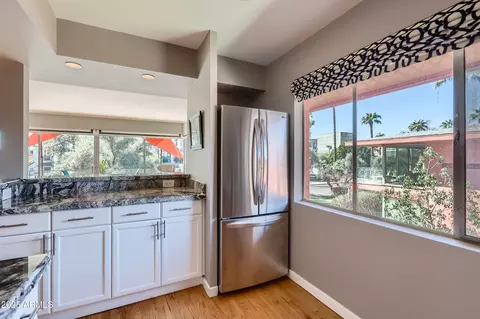 Kitchen - 146 E Coronado Rd #39, Phoenix, AZ 85004 photo 3 of 3