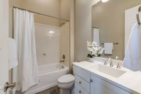Bath - 3344 E Indigo Bay Ct, Gilbert, AZ 85234 photo 5 of 6