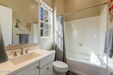 Bath - 3344 E Indigo Bay Ct, Gilbert, AZ 85234 photo 4 of 6