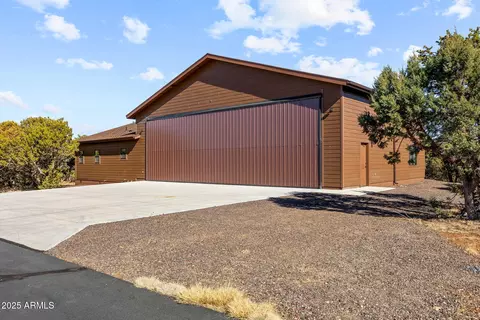 2818 Cougar Ln, Overgaard, AZ 85933 photo 25