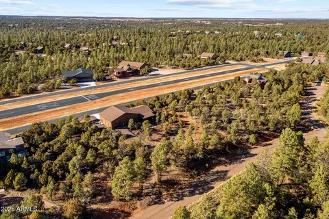 2818 Cougar Ln, Overgaard, AZ 85933