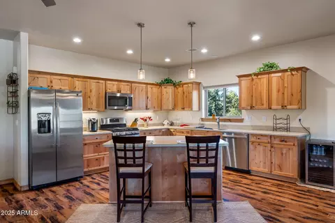 2818 Cougar Ln, Overgaard, AZ 85933 photo 9