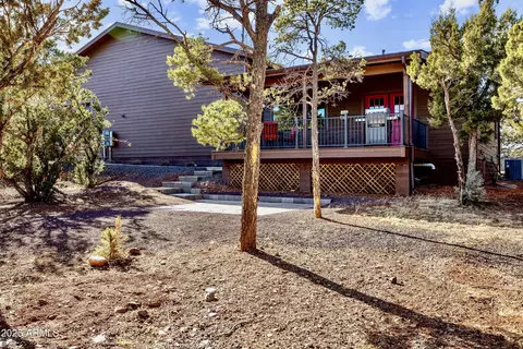 2818 Cougar Ln, Overgaard, AZ 85933 photo 4