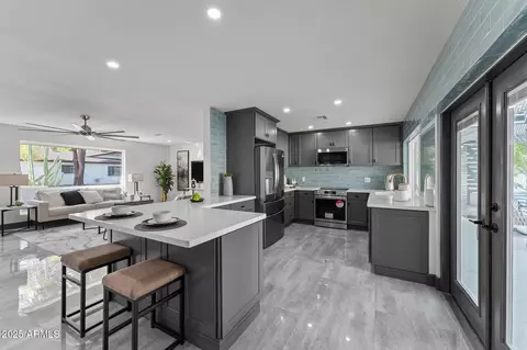 Kitchen - 2818 E Malapai Dr, Phoenix, AZ 85028 photo 1 of 3