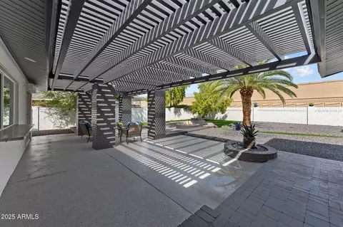Exterior - 2818 E Malapai Dr, Phoenix, AZ 85028 photo 1 of 8